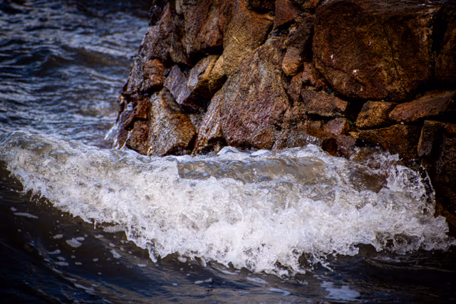 Breaking Wave